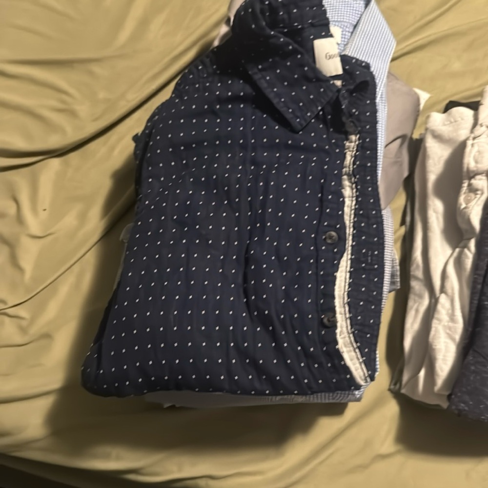 Huge men’s bundle size medium 6 button ups 5 shirts 1 tank top and blazer